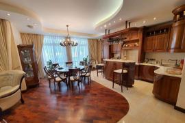3-к квартира, 130 м², 2/8 эт.