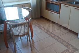 2-к. квартира, 43 м², 3/8 эт.